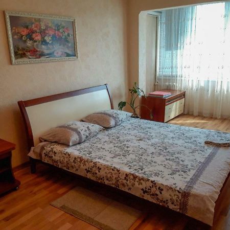 Apartment On Livoberezna Metro Station Kyjev Exteriér fotografie